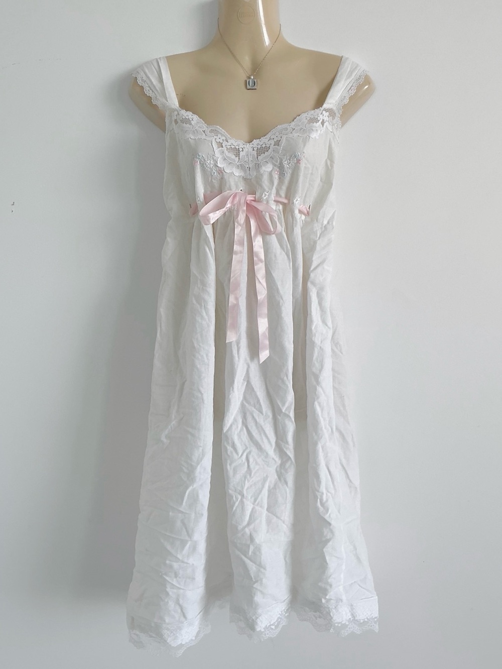 Vintage Barbizon floral White Lace Nightgown Pink Bow Lana del Rey style
